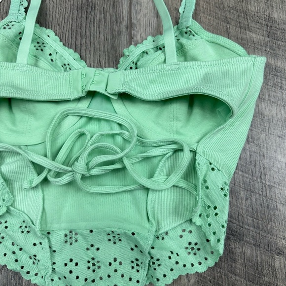 Colsie Green Eyelet Bralette Top‎ - Picture 10 of 13